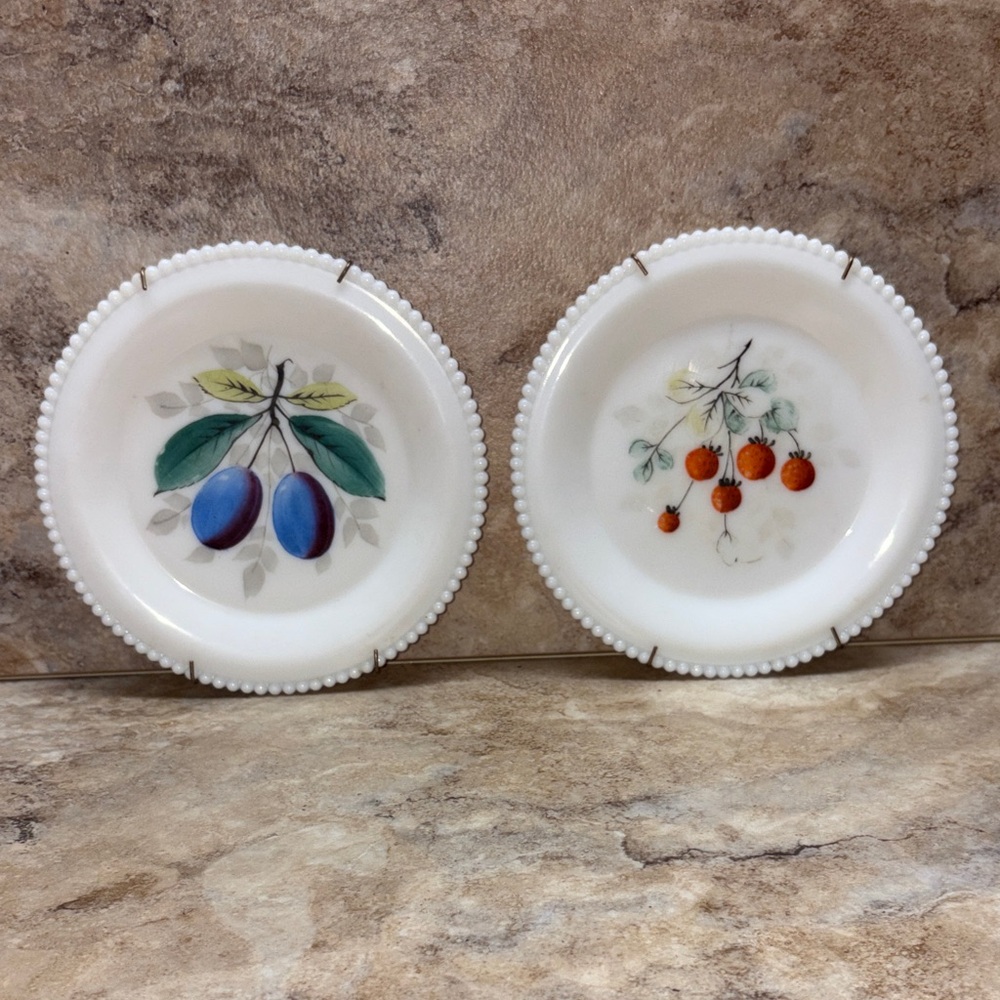 Vintage Westmoreland Beaded Edge Milk Glass Plates With Hand Painted Fruit 6”
